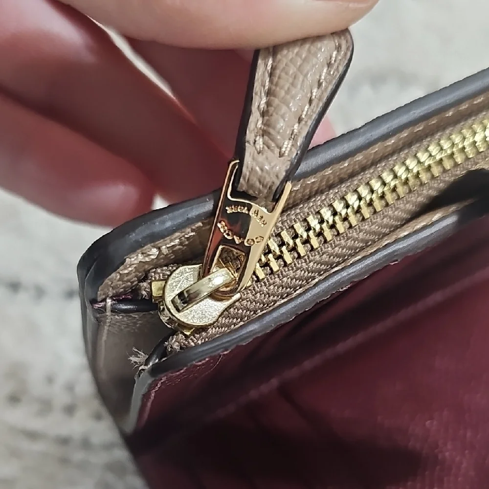 Coach Beige Leather Wallet - Picture 6 of 9